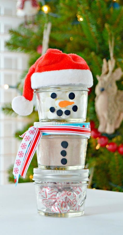 Hot Chocolate Mason Jar, Jar Snowman, Mason Jar Snowman, Homemade Christmas Crafts, Snowman Gifts, Snowman Crafts, Teacher Christmas Gifts, Jar Gifts, Homemade Christmas Gifts