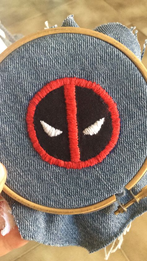 Deadpool patch- embroidery Embroidery Designs Spiderman, Spiderman Embroidery Pattern, Deadpool Crafts, Deadpool Embroidery, Sewing Motivation, Marvel Embroidery, Spiderman Embroidery, Batman Embroidery, Spiderman Theme