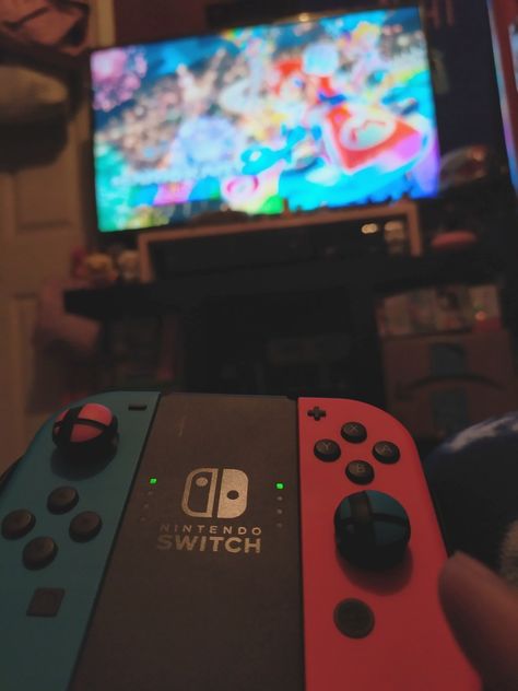 Quarantine insomnia on my Nintendo Switch Mario Switch, Mario Kart 8, Horror Themes, Minor Character, Phone Wallpaper For Men, Nintendo Switch Games, Scott Pilgrim, Foto Ideas Instagram, Mario Kart