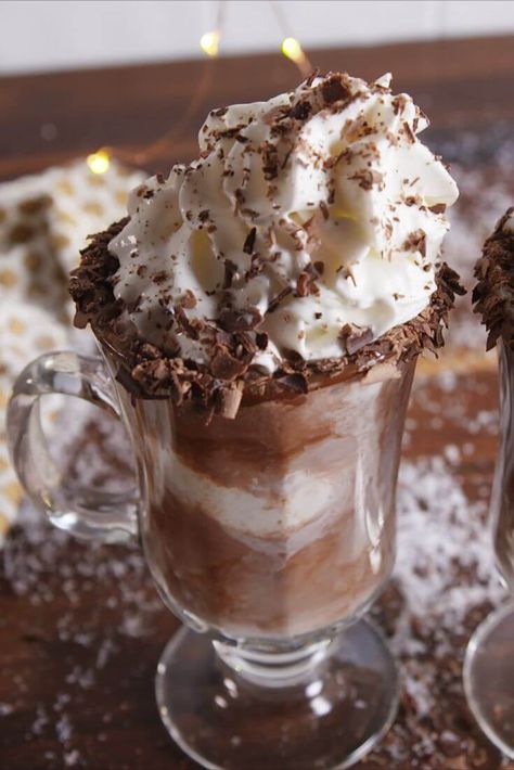 Spiked Hot Cocoa, Boozy Hot Chocolate, Spiked Hot Chocolate, Hot Cocoa Recipe, Cocoa Recipes, Winter Cocktails, Winter Drinks, Hot Chocolate Recipes, Christmas Cocktails