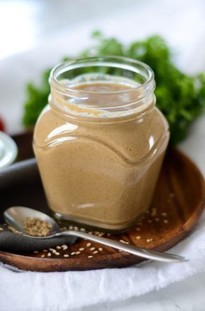 Purée de sésame {tahini maison} - Recette - Tangerine Zest Tangerine Recipes, Sesame Ginger Dressing, Homemade Tahini, Tahini Recipe, Spread Recipes, Healthy Food Motivation, Homemade Sauce, Tahini, Raw Food Recipes