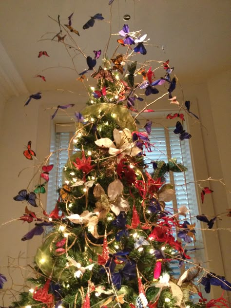 Asian Inspired Christmas Tree, Fairytale Christmas Tree, Butterfly Christmas Tree, Unique Christmas Tree Ideas, Fairy Christmas Tree, Christmas Tree Unique, Xmas Tree Ideas, Butterfly Christmas, Floral Christmas Tree