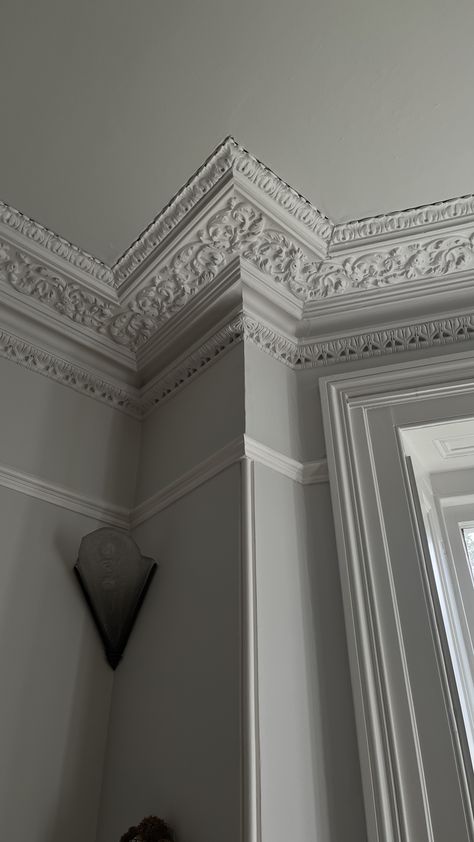 Deep cornice Glasgow Flat, Ceiling Cornice, Cornice Ceiling, Cornices Ceiling, Cornice Design, Cornice, Sitting Room, Painting Projects, Future House