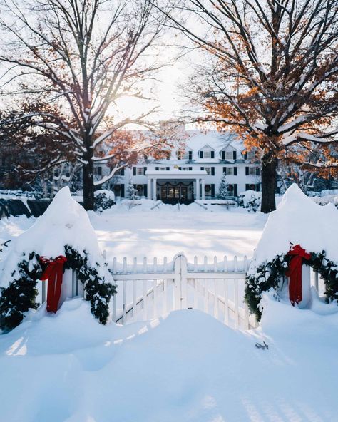 New England Christmas, Holiday House Tours, Woodstock Vt, Woodstock Vermont, Norman Rockwell Paintings, Village Inn, Holiday Pops, Holiday Village, Quaint Village