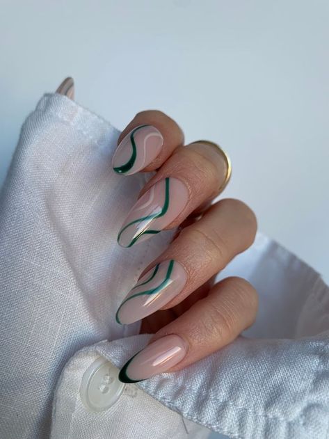 Simple Nail Designs Green, Nail Swirls, Swirls Nails, Green Nail Art Ideas, Detail Nails, Swirl Nails, Maroon Nails, Nail Stamp, Muted Green