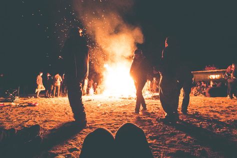 Shot of the Week: Desert Shenanigans, Jawbone Canyon 2015 #NTSshotoftheweek #bonfire #photography #camping Desert Bonfire, Adult Prom, Bonfire Photography, Dream Dates, Bonfire Party, Roman Candle, Desert Elopement, Wellness Retreat, Jaw Bone