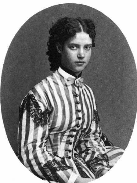 Marie Feodorovna.  Man, she was striking.  Her sister (Queen Alexandra of England) looked a lot like her, but Minnie (Marie) had the mystery and the fire. Dagmar Of Denmark, Alexei Romanov, Maria Feodorovna, House Of Romanov, Alexandra Feodorovna, Romanov Dynasty, Tsar Nicholas Ii, Tsar Nicholas, Romanov Family