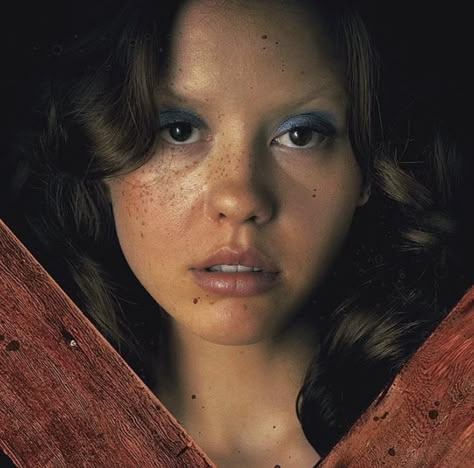 X Mia Goth, A24 Movies, Movie Character Cosplay, Halloween Maquillaje, Mia Goth, High Pigment Eyeshadow, Angry Women, Movie Makeup, Hot Halloween Outfits