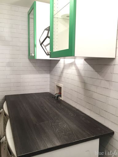 Countertop Diy, Laundry Closet Makeover, Laundry Room Countertop, Laminate Countertop, Vinyl Flooring Bathroom, Vinyl Sheet Flooring, Flooring Vinyl, Laundry Room Flooring, Formica Countertops