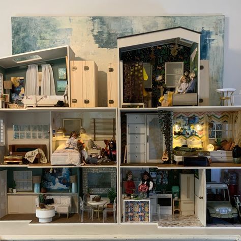 All Posts • Instagram Rainbow High House, Rainbow High Doll House, Rainbow High Dollhouse, Dollhouse Decorating, Dollhouse Collection, Diy Barbie House, Barbie Things, Barbie Miniatures, Do Something Different