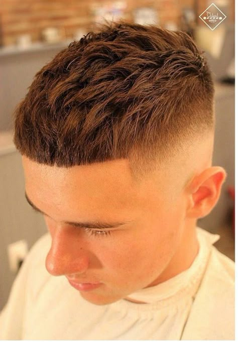 Crew Cut Hair, Very Short Hair Men, Men Fade Haircut Short, Male Haircuts Curly, Short Fade Haircut, Buzz Cut Hairstyles, Mens Hairstyles Fade, Mens Haircuts Short Hair, Crop Haircut