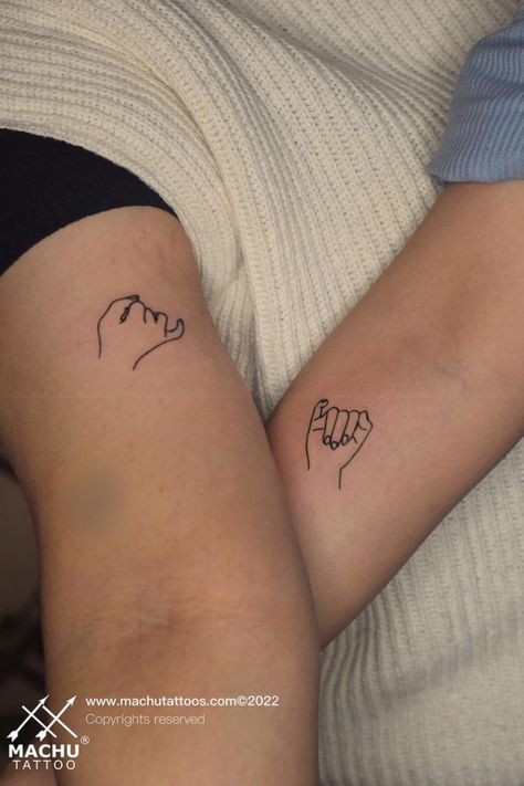 Unique Couple Tattoo, Tattoo Ideas Couple, Tattoo For Couples, Simple Couples Tattoos, Trendy Tattoo Ideas, Matching Bff Tattoos, Partner Tattoos, Cute Matching Tattoos, Couple Matching Tattoo