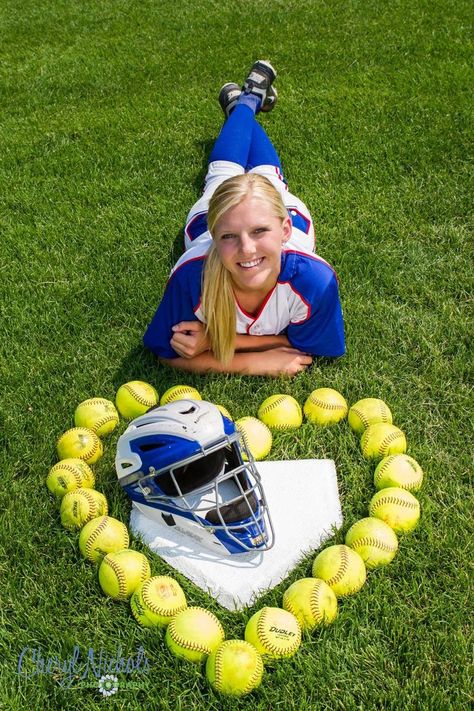 Softball Photoshoot Ideas, Softball Photoshoot, Softball Team Pictures, Softball Pictures Poses, Softball Picture, Softball Pics, Softball Photography, Softball Photos, Softball Ideas