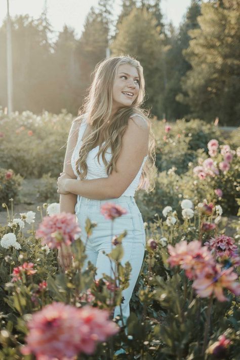 Dahlia Flower Field | Spokane Senior Portrait Photographer | Ashlyn - Elishia Jackson Photography Field Senior Pictures, Cap And Gown Photos, Senior Photoshoot Poses, Zinnia Flowers, Gown Photos, Senior Photoshoot, Cap And Gown, Dahlia Flower, Senior Photo