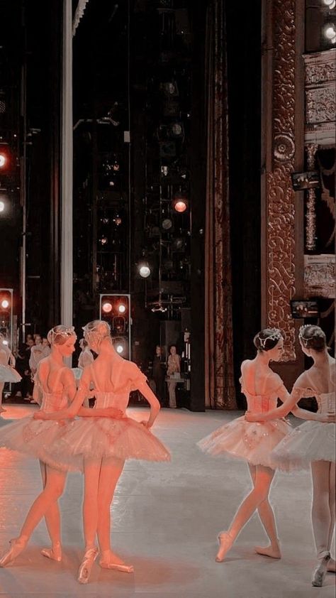 Ballet Inspired Fashion, Ballet Recital, Ball Aesthetic, Ballet Pictures, Ballet Beauty, Dance Dreams, Ballet School, Dancing Aesthetic, Ballet Girls