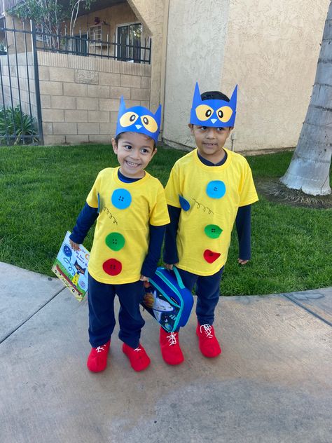 Pete The Car Costume Diy, Read Across America Costumes, Pete The Cat Diy Costume For Kids, Diy Book Character Costumes For Kids, Pete The Cat Dress Up, Pete The Cat Costume Diy, Pete The Cat Halloween, Diy Pete The Cat Costume, Kids Storybook Character Costumes