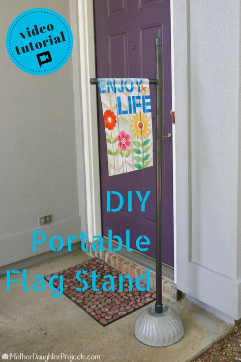 Video tutorial: see how to make a PVC pipe flag stand. Great for garden flags and chalkboards! 2x4 Christmas Tree, Garden Flag Holder, Diy Flag, Stepping Stones Diy, Mother Daughter Projects, Pvc Pipe Projects, Sidewalk Sign, Flag Holder, Garden Flag Stand