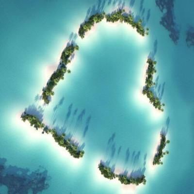 Earth Pics_☔️ Heart In Nature, Love Island, Dream Destinations, The Shape, Places Around The World, Aerial View, Dream Vacations, Vacation Spots, Beautiful World