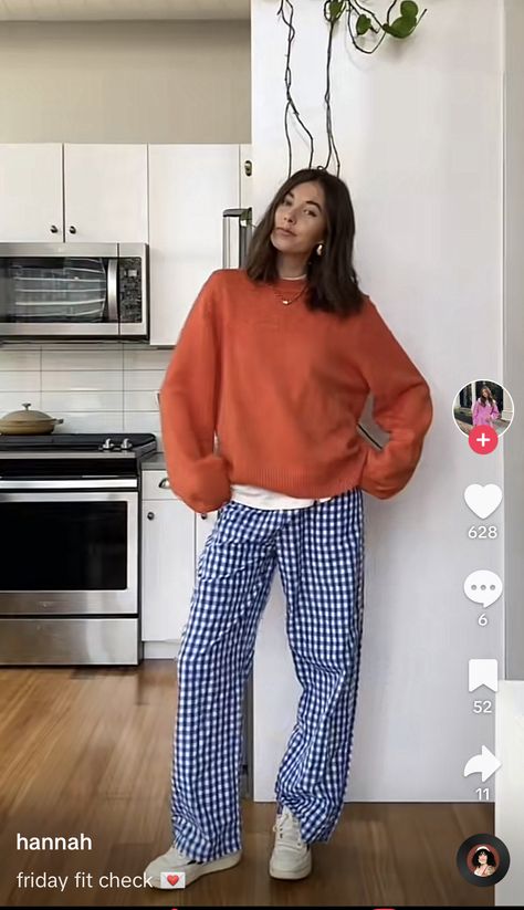 Colourful Mum Outfits, Colourful Scandi Fashion, Colourful Pants Outfits, Amsterdam Outfit March, Colorful Comfy Outfits, Summer Teaching Outfits, Blue Plaid Pants Outfit, Cute Colourful Outfits, Fun Winter Outfits