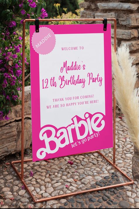 Barbie Decor, Mardi Gras Centerpieces, Barbie Party Decorations, Birthday 2023, 17th Birthday Ideas, Barbie Theme Party, Pink Disco, Barbie Birthday Party, Barbie Theme