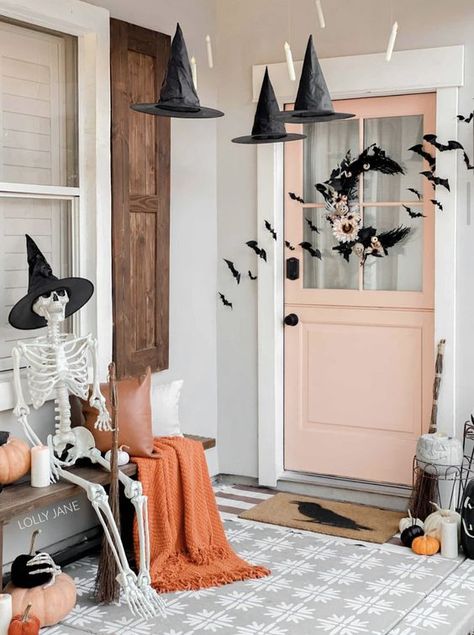 Bat wall stickers Halloween decor for your Halloween party decoration supplies. Fluttering bats decals will set a scene indoor or outdoor during October, wow your guests and trick-or-treaters with these amazing bat decor! Diy Halloween Decorations Apartment, Outside Halloween Decor, Halloween Decorations Cheap, Editorial Halloween, Classy Halloween Decorations, Halloween Decoration Diy, Outdoor Halloween Decor Ideas, Diy Outdoor Halloween Decorations, Pool Party Diy