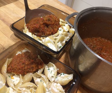 Rain City Stuffed Shells | Northwest Kidney Centers Low Sodium Stuffed Shells, Sterilize Canning Jars, Tomato Skins, Potassium Recipes, Kidney Healthy Foods, Kidney Friendly Recipes Renal Diet, Low Potassium Recipes, Meatball Dinner, Honey Glazed Carrots