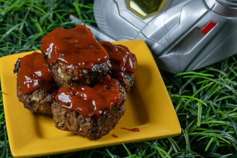 Ant Sized Meatloaves: An Ant-Man and Wasp Inspired Recipe Book Inspired Food, Marvel Recipes, Disney Movie Night Food, Disney Movie Night Dinner, Mini Meatloaves, Themed Recipes, Movie Night Food, Disney Movie Night, Geek Food