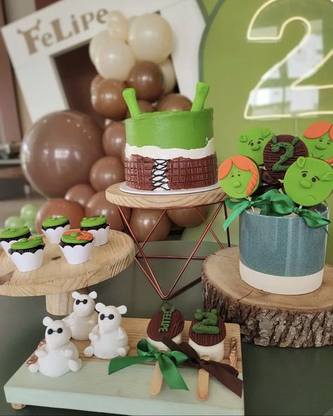 Shrek Birthday Party Centerpieces, Shrek First Birthday Boy, Shriek Birthday Party, Shrek Baby Shower Theme, Shrek Centerpieces, Shrek First Birthday Party, Shrek Cake Ideas, Shrek Baby Shower Ideas, Shrek Birthday Party Ideas