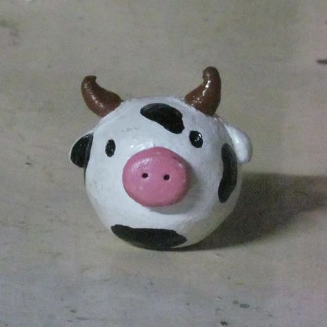 Clay cow 🐄 🐮 - - - #clay #cow #claysculpture #airdryclay Cow Clay Art, Cow Clay Sculpture, Cow Pottery, Cow Clay, Ceramics Animals, Clay Cow, Animal Pottery, Ceramic Cow, Sculpture Art Clay