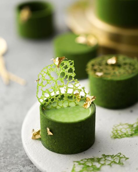 Chloe on Instagram: “Triple Matcha Tartlets with Layers of Vanilla Sponge, Matcha Ganache & Matcha Sable, Topped with Crispy Matcha Coral Tuile 💚 💚 💚 💚 Matcha…” Matcha Mousse, Mousse Cake Decoration, Fancy Desserts Recipes, Fine Dining Desserts, Matcha Dessert, Matcha Cake, Vanilla Sponge Cake, Vanilla Sponge, Gourmet Desserts