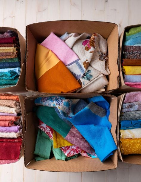 Lady had a drawer full of fabric scraps. Instead of wasting them, she came up with these brilliant ideas Reusable Gift Wrap, Old Glass Bottles, Store Fabric, Fabric Gift Wrap, How To Store, Embroidered Cushions, Framed Fabric, Crafts Beautiful, Sewing Skills