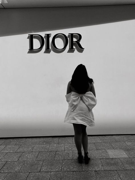 Me at Dior by @runwayballerina Please do not repost without permission🤍 #art #aesthetic #tiktok #strangerthings #art #fashion #dior #fashionista #fashionstyle Dior Aesthetic, Dior Girl, Fake Life, Aesthetic Tiktok, Aesthetic Women, Miss Dior, Art Aesthetic, Brand Ambassador, Art Fashion