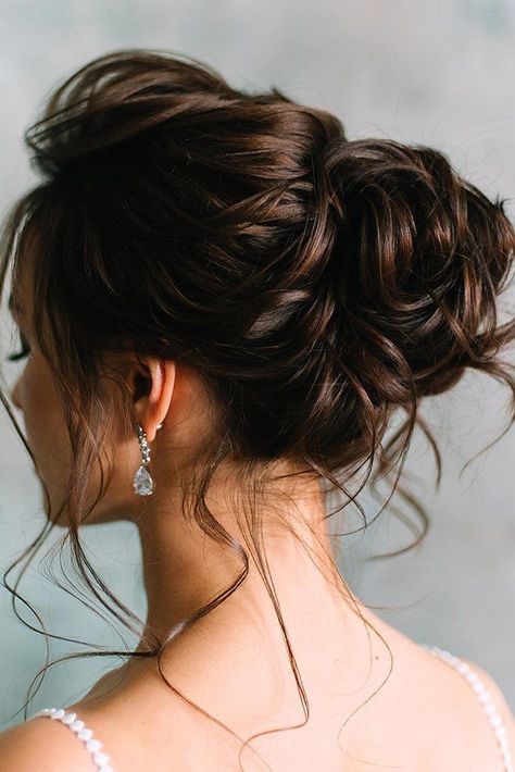 30 Prettiest Bohemian Wedding Hairstyles ❤ bohemian wedding hairstyles curly high bun on ark hair with loose curls sasha_esenina #weddingforward #wedding #bride #weddinghairstyles #bohemianweddinghairstyles Top Bun Wedding Hairstyles, Bride Hair Updo Loose, High Bun Bridal Hair With Veil, Bridal Hair High Bun, High Updos For Medium Length Hair, Curly High Bun, Bohemian Wedding Hairstyles, Wedding Hairstyles Curly, Hairstyles Bohemian