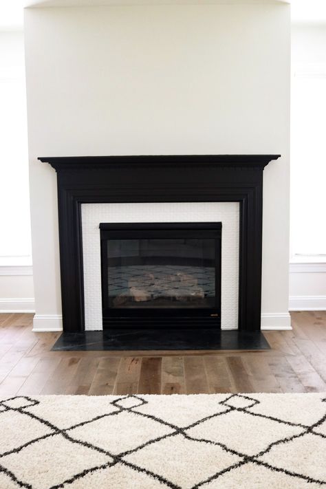 Fireplace Ideas Black And White, Painted Wood Fireplace Ideas, 90s Fireplace Makeover Before And After, Black Chimney Fireplaces, Black And White Fireplace Ideas, White And Black Fireplace, Fireplace Makeover Black, Black Fireplace White Walls, All Black Fireplace