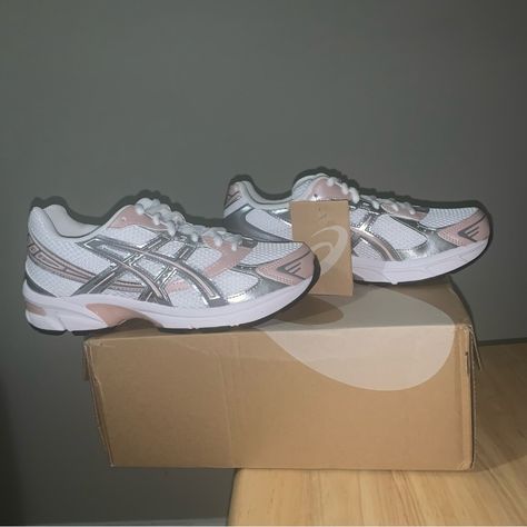 Asics Gel 1130 White Neutral Pink . Women’s Size 5.5 , 6 , 6.5 , 7 , 7.5 , 8 , 8.5 , 9 , 9.5 , 10 . New With The Original Box .