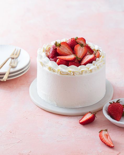 Mini Strawberry Chiffon Cake — Style Sweet Chiffon Cake Strawberry, Mini Cake Photography, Strawberry Cake Photography, Small Strawberry Cake, Chiffon Photography, Strawberry Chiffon Cake Recipe, Cake Photography Styling, Mini Strawberry Cake, Strawberry Chiffon Cake