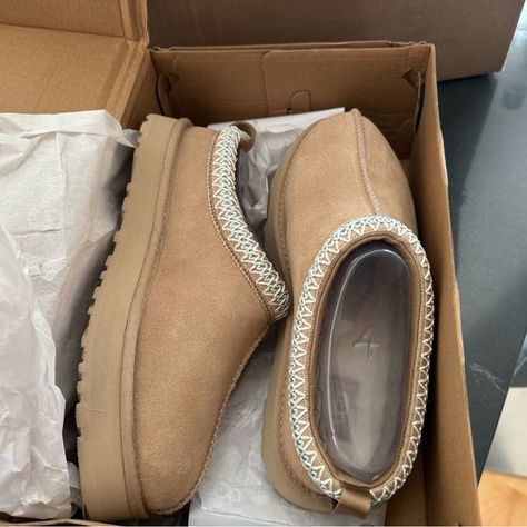 #shoes #slipper #cozy #fall #weather Tazz Ugg, Ugg Sand, Ugg Tazz Slippers, Tazz Slippers, Cute Uggs, Ugg Tazz, Gift Wishlist, Pretty Sneakers, Nike Crop Top