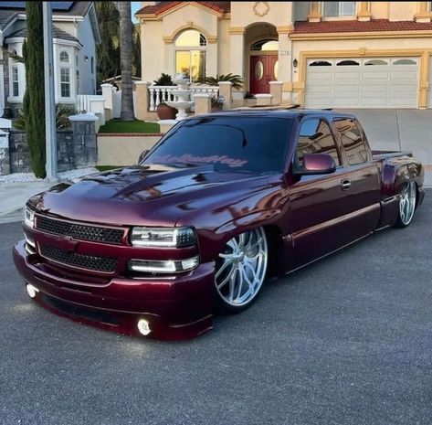 Chevy Trucks Lowered, Classic Cars Trucks Chevy, Chevy Trucks Silverado, Lowrider Trucks, Dropped Trucks, Future Trucks, Dream Car Garage, Tuning Cars, Lowered Trucks