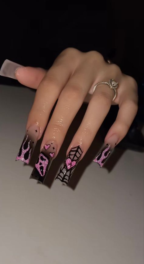 Halloween Nails Acrylic Stiletto, Icp Juggalo Nails, Halloween Nails With Initial, Swag Nails Designs, Halloween Nails Baddie, Rap Concert Nails Ideas, Ghostface Acrylic Nails, Black Nail Designs Halloween, Ghostface Nails Pink