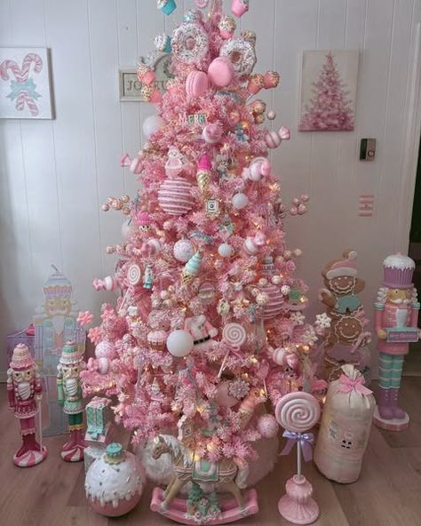 All posts • Instagram Pink Christmas Tree Decorations, Christmas Tree Decorations Ideas, Tree Decorations Ideas, Shabby Chic Christmas, Pink Christmas Tree, Pretty Christmas, Decorations Ideas, Christmas Treats, Ornaments Diy