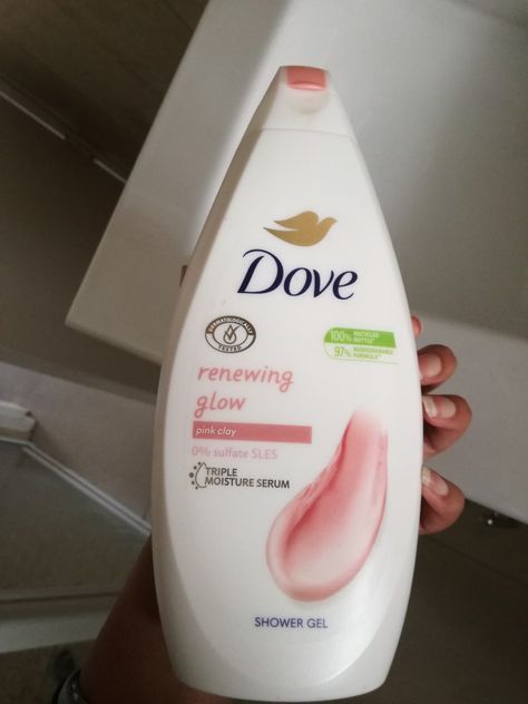 Dove Liquid Soap, Pink Soap, Study Stuff, Diy Skin Care Routine, Basic Skin Care, Bath And Body Works Perfume, Basic Skin Care Routine, Shower Skin Care, Body Washes