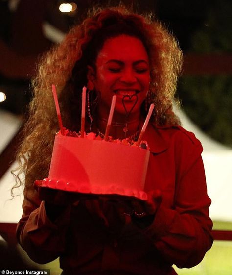 Beyonce Birthday, Happy Birthday To Her, Beyonce Instagram, Gold Grill, Queen Bee Beyonce, 38th Birthday, Beyonce Style, Beyoncé Giselle Knowles-carter, Beyoncé Giselle Knowles