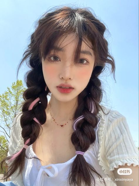 Douyin Pigtails, Straight Hair Pigtails, Cute Pigtail Hairstyles, Easy Little Girl Hairstyles, Hair Style Korea, Kpop Hair, Hair Streaks, Pigtail Hairstyles, Style Korea