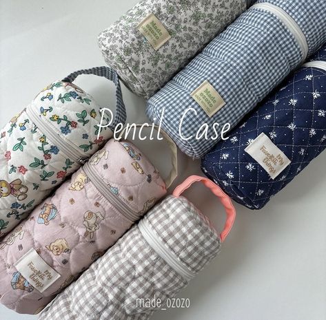 Sewing Aesthetic, Sewing Machine Projects, Cute Sewing Projects, Astuces Diy, Cute Stationary, Cute School Supplies, Creation Couture, Diy Sewing Clothes, Sewing Gifts