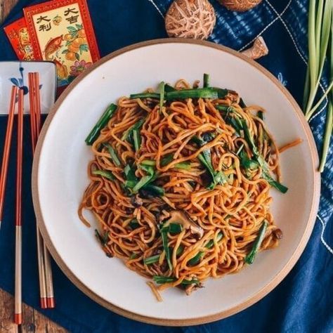 Long Life Noodles - The Woks of Life Long Life Noodles, Longevity Noodles, New Years Day Meal, Chinese Garlic, Lucky Food, Vegetarian Oyster Sauce, Wok Of Life, Woks Of Life, The Woks Of Life