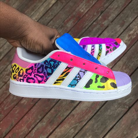 Custom Painted Adidas, Custom Adidas Shoes, Custom Adidas Superstar, Painted Adidas, Graffiti Clothing, Sneaker Ball, Shoe Painting, Custom Adidas, Custom Painted Shoes