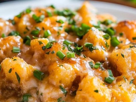 Heartland Comfort: Try Nebraska's Hearty Beef and Tater Tot Casserole Recipe! - NewsBreak Nebraska Recipes, Easy Tater Tot Casserole, Easy Tater Tots, Tater Tot Casserole Recipe, Summer Squash Casserole, Steak Bites Recipe, Tater Tot Casserole Recipes, Squash Casserole Recipes, Canning Sweet Corn