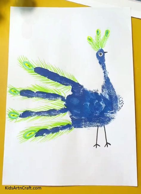 Peacock Handprint Art, Peacock Craft Preschool, Handprint Artwork, Artwork Tutorial, Cute Peacock, Drawing Summer, Peacock Crafts, Alphabet Phonics, Handprint Art