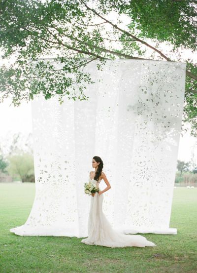 Papel Picado backdrop: http://www.stylemepretty.com/2015/06/19/papel-picado-wedding-backdrop/ | Photography: Jose Villa - http://josevillablog.com/ Papel Picado Wedding, How To Dress For A Wedding, Prom 2016, Jose Villa, Spanish Wedding, Boda Mexicana, Backdrop Wedding, Mexican Wedding, Mod Wedding