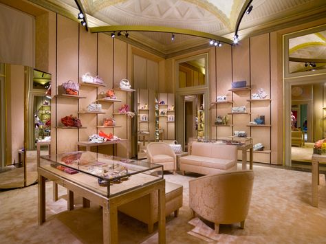 Miu Miu | Baciocchi Shoe Store Design, Hermes Shop, Store Interiors, Retail Store Design, Boutique Interior, Retail Interior, Store Interior, Cool House Designs, Retail Space